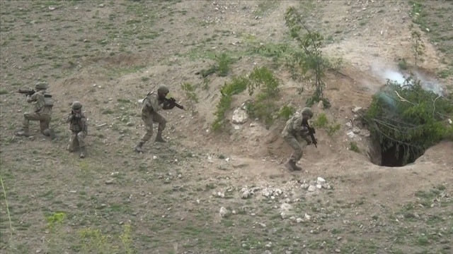 azerbaycan-ve-turk-askerleri-ortak-tatbikat-yapti