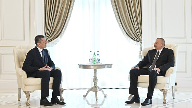 azerbaycan-cumhurbaskani-aliyev-milli-egitim-bakani-selcuku-kabul-etti