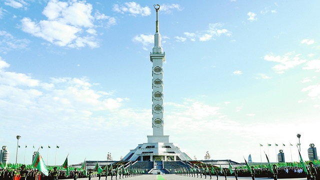 turkmenistan-in-gorkemli-anayasa-aniti