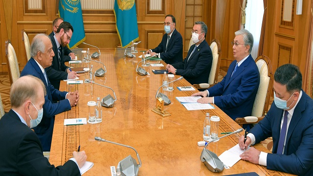 kazakistan-cumhurbaskani-tokayev-abdnin-afganistan-ozel-temsilcisi-halilzad-il