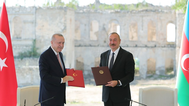 turkiye-ile-azerbaycan-arasinda-susa-beyannamesi-imzalandi