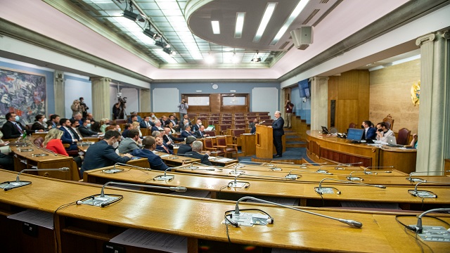 karadag-meclisi-srebrenitsa-soykirimi-yasa-tasarisini-oy-cokluguyla-kabul-etti