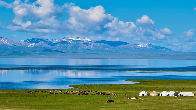 kirgizistan-daki-doga-harikasi-son-gol