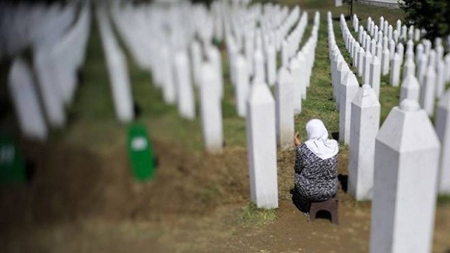 srebrenitsa-soykirimi-yuzlerce-anne-babaya-evlat-acisi-yasatti