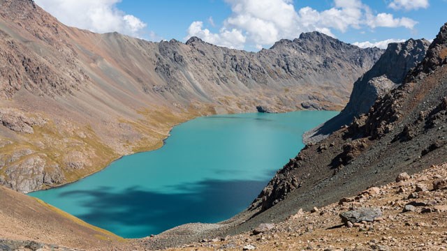 kazakistan-turizminin-yildizi-alakol-golu
