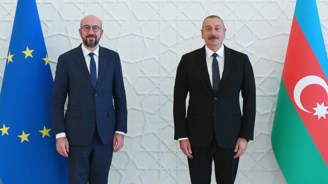 aliyev-ab-konseyi-baskani-michelle-gorustu