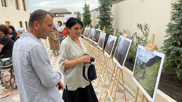 tikadan-gurcistanda-sanatsal-fotograf-sergisi