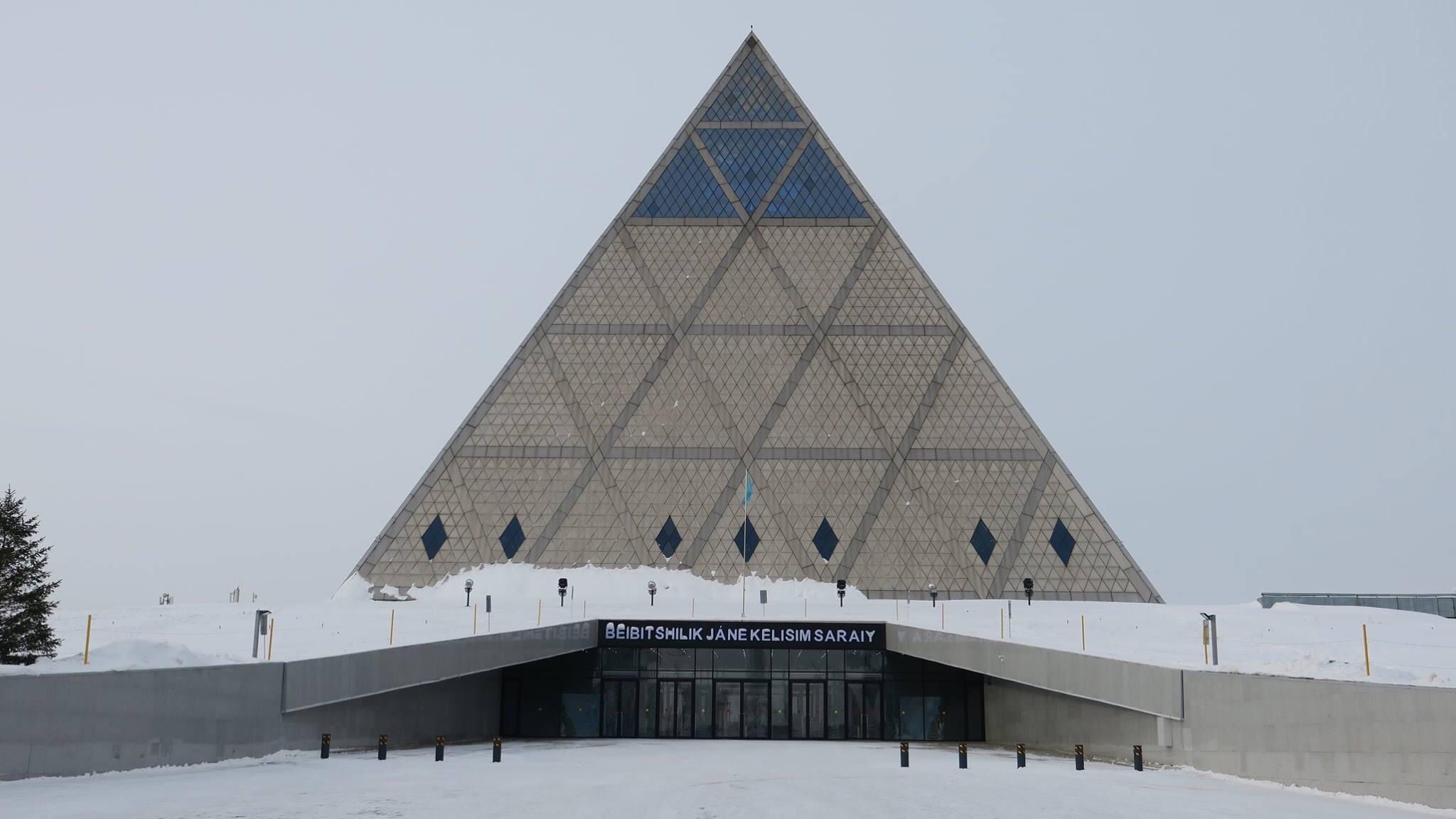 kazakistan-piramidi-baris-ve-uyum-sarayi