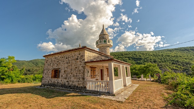 bosna-hersekin-bes-asirlik-zupa-camisi-turk-dunyasi-belediyeler-birliginin-des