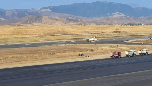 azerbaycanin-fuzuli-kentinde-insa-edilen-havalimanina-test-ucusu-yapildi