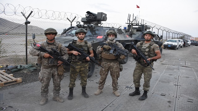 turkiye-ve-azerbaycan-askerleri-kabilde-omuz-omuza-gorev-yapiyor