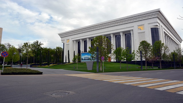 ozbekistandaki-universitelerde-yeni-egitim-ogretim-yilinda-yuz-yuze-egitim-veri