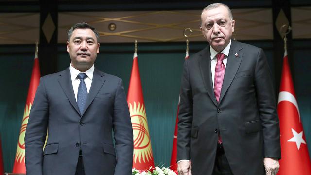 cumhurbaskani-erdogan-kirgizistan-cumhurbaskani-caparov-ile-telefonda-gorustu
