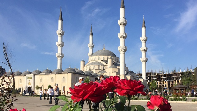 orta-asya-nin-en-buyuk-camisi-imam-serahsi-camii