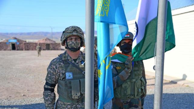 kazakistan-ve-hindistan-ortak-askeri-tatbikat-yapiyor