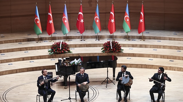 ankara-da-azerbaycan-in-bagimsizliginin-30-yil-donumu-dolayisiyla-konser-verild