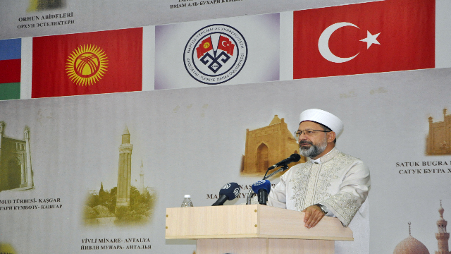 diyanet-isleri-baskani-erbas-kirgizistan-turkiye-manas-universitesi-nde-konfera