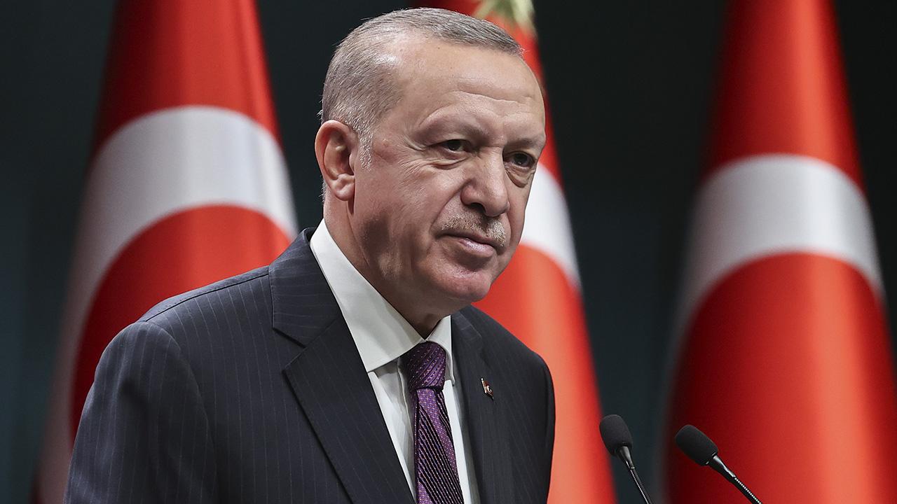 cumhurbaskani-erdogan-vefat-eden-bosnali-hasan-cengicin-esini-arayarak-bassagli