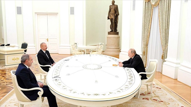 kremlin-putin-aliyev-ve-pasinyanin-socide-bir-araya-gelecegini-duyurdu