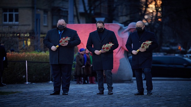 ukraynada-holodomor-trajedisinin-kurbanlari-anildi