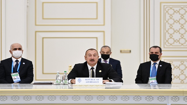 azerbaycan-cumhurbaskani-aliyev-eit-zirvesinde-konustu