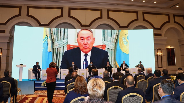 kazakistanin-siyasi-parti-sistemi-uluslararasi-forumda-ele-aliniyor