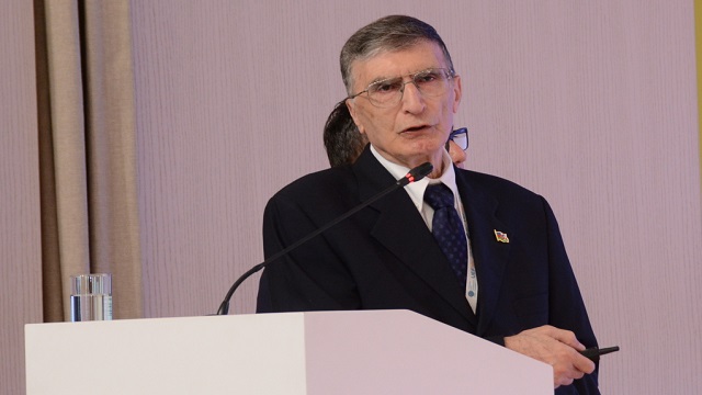 prof-dr-aziz-sancar-azerbaycan-topraklarini-isgalden-kurtararak-dunyaya-der