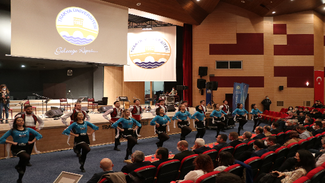 edirnede-kuzey-makedonya-turkce-egitim-bayrami-kutlandi