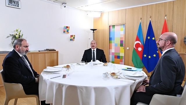 ab-azerbaycan-ve-ermenistan-demir-yolu-hatlari-konusunda-anlasti