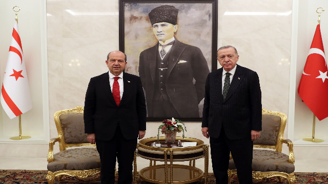 cumhurbaskani-erdogan-kktc-cumhurbaskani-tatar-ile-gorustu