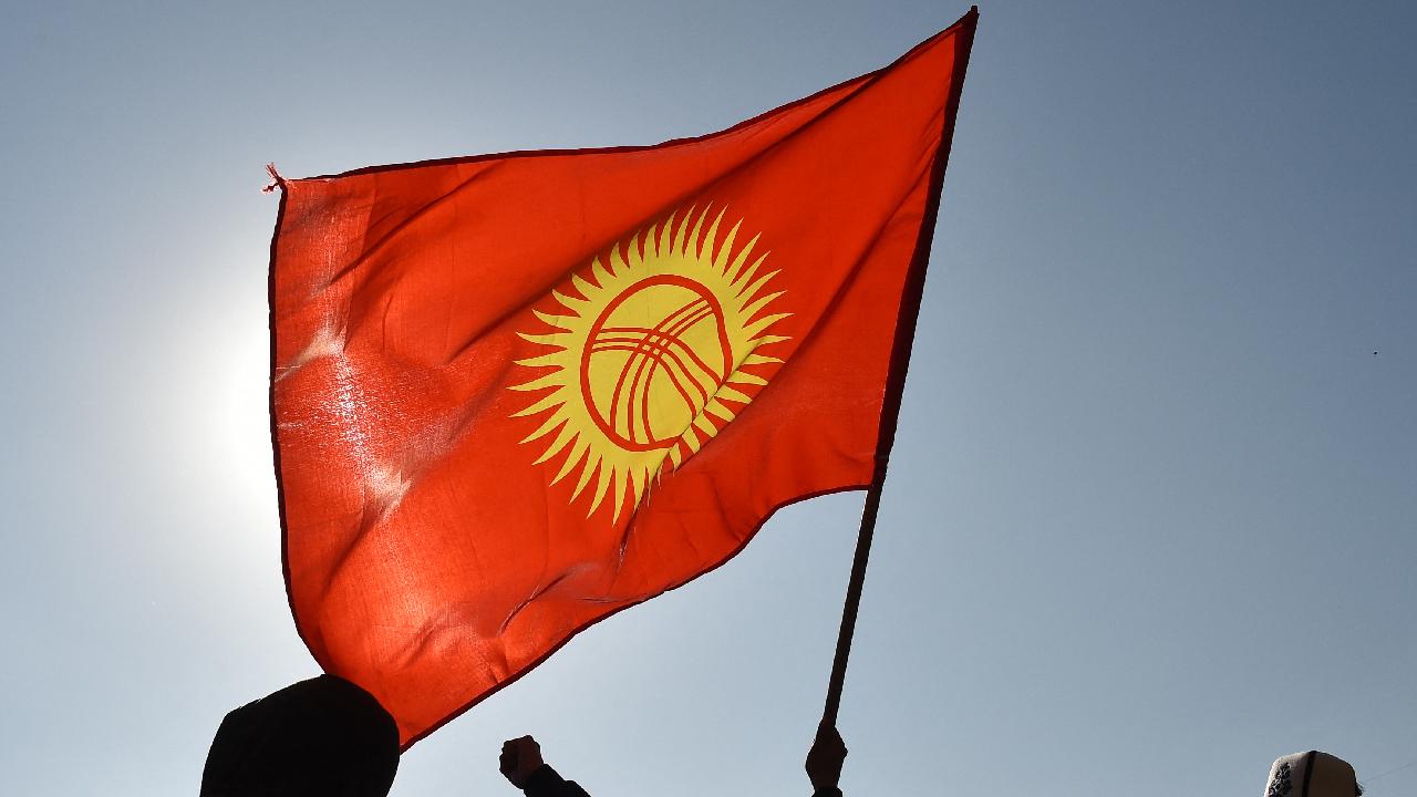 kirgizistanda-yeni-donem-milletvekilleri-yemin-etti
