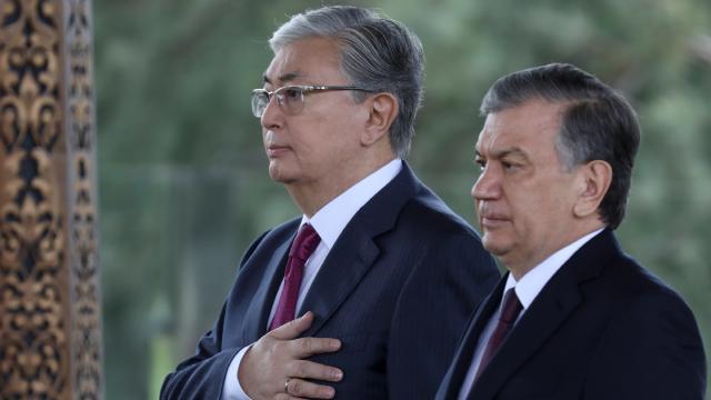 ozbekistan-cumhurbaskani-kazak-mevkidasiyla-gorustu