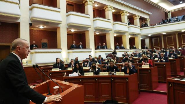 cumhurbaskani-erdogan-arnavutluk-meclisine-hitap-etti