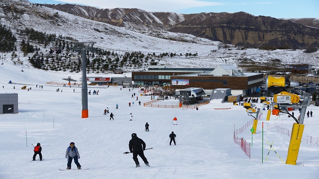 azerbaycanin-gozde-kayak-merkezi-sahdag