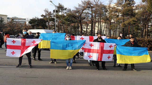 gurcistanda-ukraynaya-destek-gosterisi
