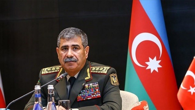 azerbaycan-savunma-bakani-iranli-mevkidasiyla-guvenlik-ve-asker-iliskileri-g