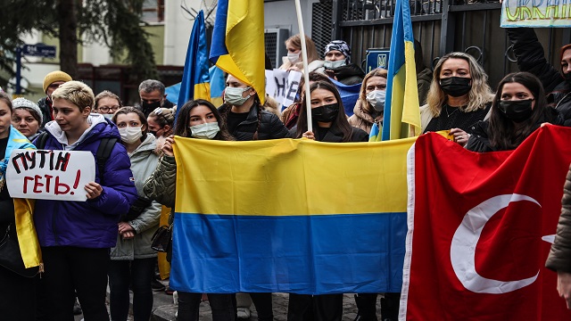 ukraynalilar-ve-kirim-tatarlari-ankarada-ukraynaya-destek-gosterisi-duzenledi