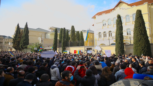 azerbaycanda-ukraynaya-destek-gosterisi-yapildi