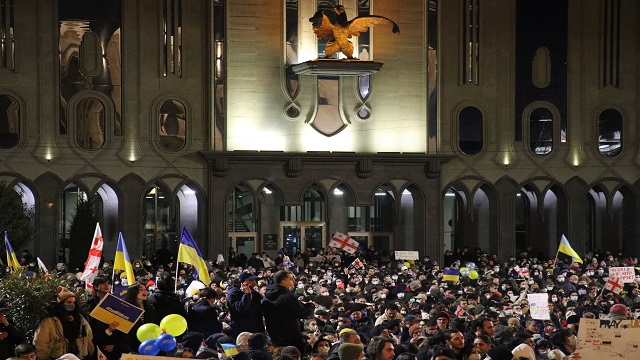 rusyanin-ukraynaya-saldirisi-gurcistanda-protesto-edildi