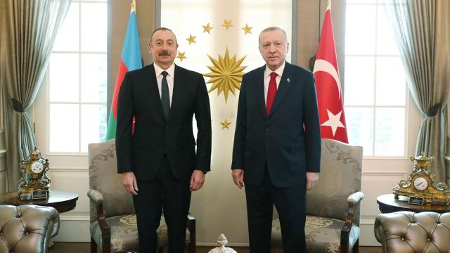 cumhurbaskani-erdogan-azerbaycan-cumhurbaskani-aliyev-ile-gorustu