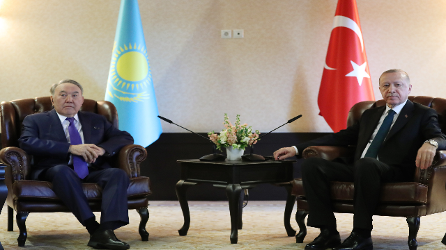 cumhurbaskani-erdogan-kazakistanin-kurucu-cumhurbaskani-nazarbayev-ile-gorustu