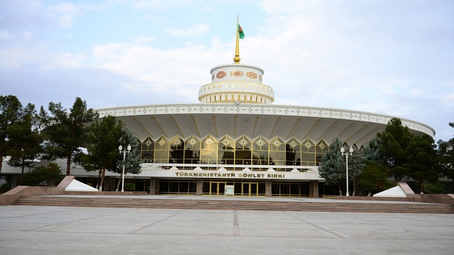 turkmenistan-devlet-sirki