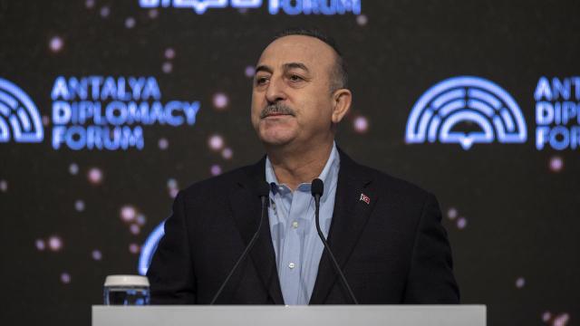 cavusoglu-mariupoldeki-vatandaslarimizla-temas-sagliyoruz