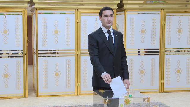 turkmenistan-devlet-baskanligi-secimini-kazanan-berdimuhamedovu-bolge-liderleri