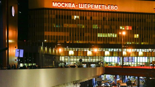rusyanin-en-buyuk-havalimaninda-bazi-terminaller-gecici-olarak-kapatildi