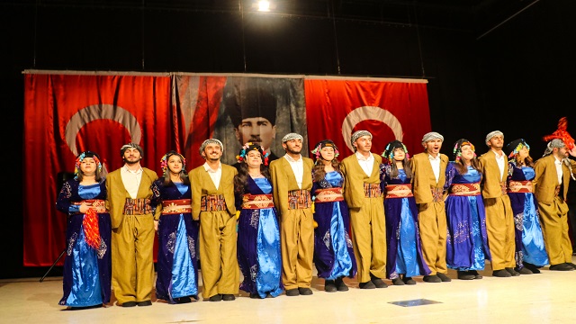 igdirda-turk-dunyasindan-gelenlerle-nevruz-bayrami-kutlandi