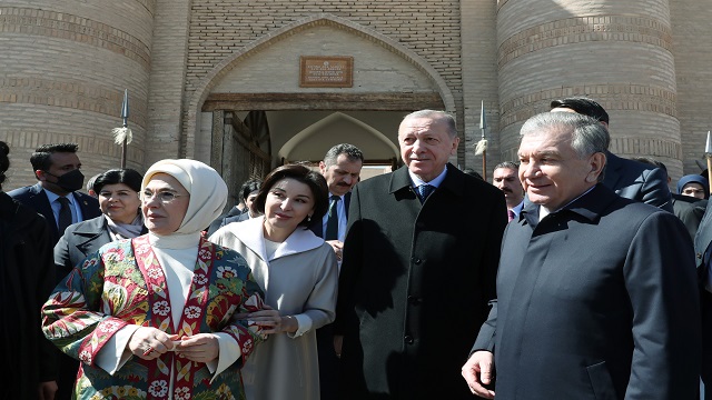 cumhurbaskani-erdogan-kadim-turk-islam-sehirlerinden-hiveyi-ziyaret-etti