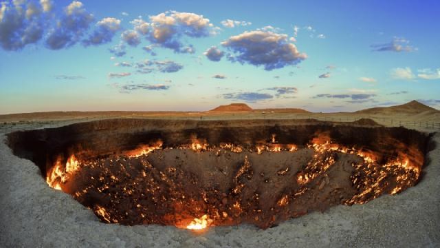 turkmenistanda-50-yildir-yanan-derveze-gaz-krateri-kapatilacak
