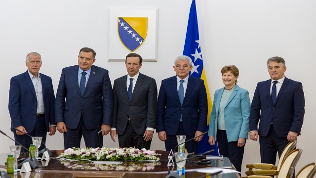 bosna-hersek-devlet-baskanligi-konseyi-uyeleri-abdli-senatorleri-kabul-etti