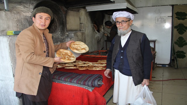 ozbekler-buhara-ekmegi-gelenegini-anadoluda-yasatiyor